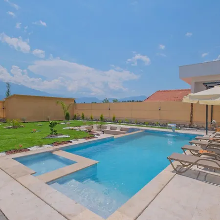 Ader Doga Villalari 8